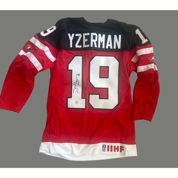 Red Wings Steve Yzerman Team Canada SIGNED 100  Jersey Nike 2014 Hockey M COA - Picture 7 of 12